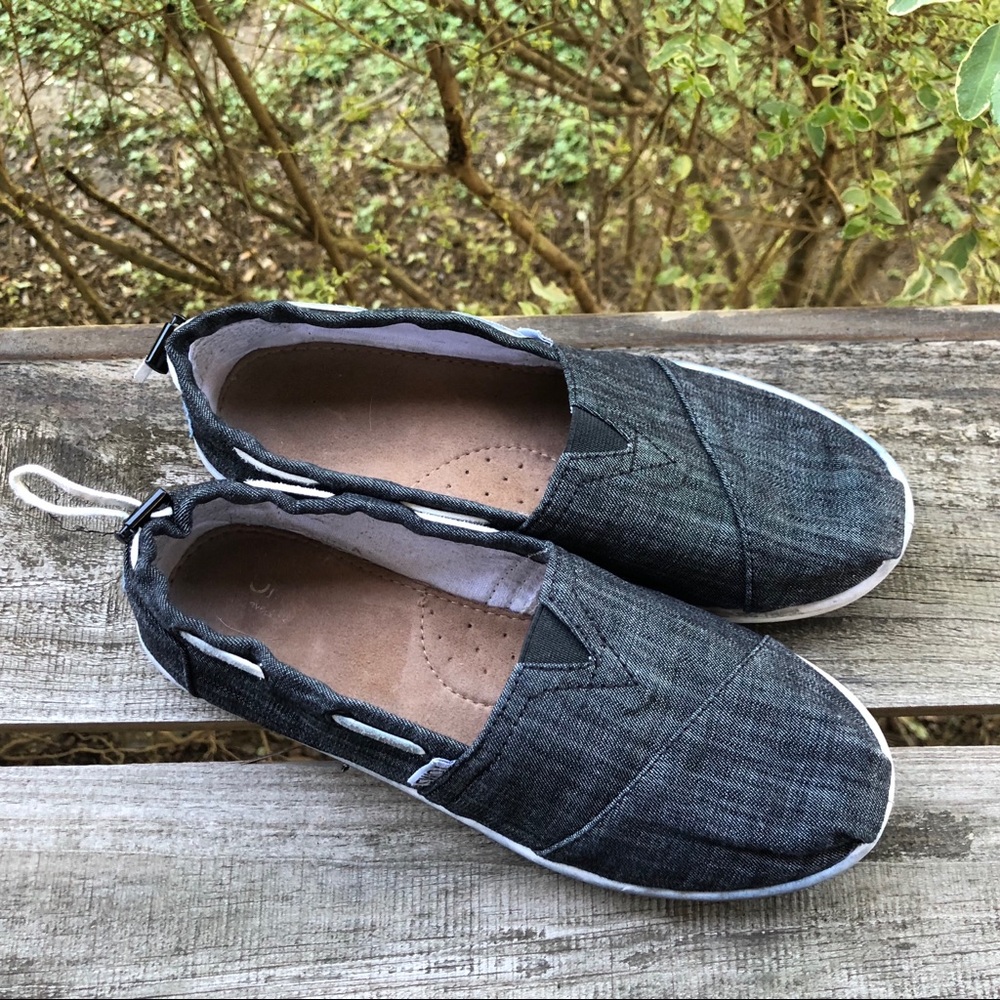 Toms Bimini Dark Blue Denim white Sole Shoe Size 5